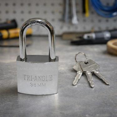 Imagem de Cadeado Resistente Com 03 Chaves Tetra Alta Segurança TRIANGLE 38mm