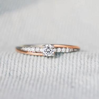 Imagem de Alianças De Casamento Femininas Em Dois Tons Com Zircônia Cúbica, Joia