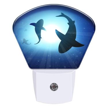 Imagem de AKKAVNIA Dois tubarões luz noturna plug-in lâmpada noturna decorativa de parede com sensor de crepúsculo ao amanhecer luz noturna led quarto cozinha corredor escadas lâmpada de parede
