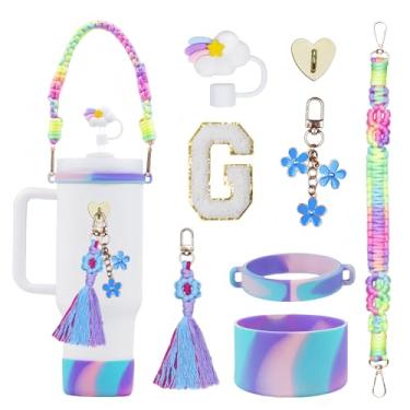 Imagem de Rabrgab Conjunto de acessórios para copos Stanley com inicial de 8 peças para 1,134 g, 850 g 590 g - Presentes para meninas adolescentes, copo de decoração com alça, enfeite de palha arco-íris