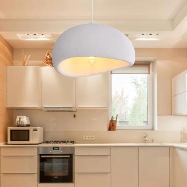 Imagem de Lustre E27 branco com cúpula semicircular irregular, estilo Wabi-sabi. Luminária pendente com altura ajustável e design artístico simples. Ideal para lavanderia, corredor, café, porão e deco