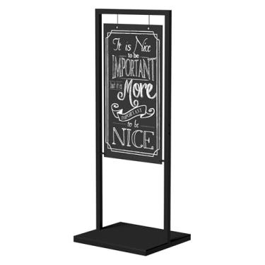 Imagem de INNOVART Placa de cavalete para quadro de giz, placa de calçada 119 x 45 cm com prateleira de exibição, cavalete de quadro-negro de pé livre, placa de quadro negro para pendurar nos dois lados para