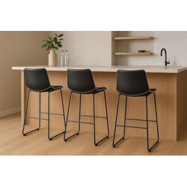 Imagem de Kit c/3 Banquetas Munich Alta em Courino Preto, Design Elegante com Costura em Linho, para Cozinha, Bar, Bancada, Área Gourmet e Bistrô