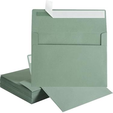 Imagem de Pacote com 50 envelopes de 5 x 7 envelopes coloridos para casamento, convites de festa, cartões comemorativos, anúncios, fotos, 14 x 19 cm (Sage Green)