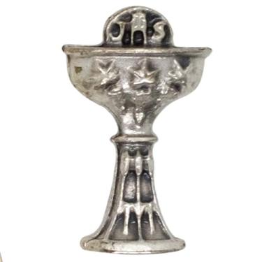 Imagem de Broche de cálice prateado com cartão de oração da primeira comunhão | 2,5 cm de altura | Feito na Itália | Ótimo presente católico para celebração ou adoração da Eucaristia, Small, Metal, Sem Pedra