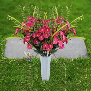 Imagem de Flores artificiais de cemitério com marca de anjo em vaso - 2 conjuntos de flores artificiais de crisântemos vermelhos artificiais - pingente de anjo de oração e trombeta para decoração de túmulos de