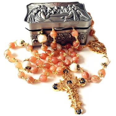 Imagem de elegantmedical Caixa de colar de rosário/crucifixo feita à mão com pedras da lua laranja e contas de pérola real de 10 mm, presente feminino católico, 23"(59cm), Banhado a ouro, Pedra da lua