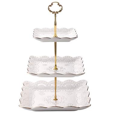 Imagem de Suporte de bolo de porcelana quadrada Sumerflos de 3 andares, borda branca com suporte de sobremesa de cupcake em relevo dourado - bandeja de servir em camadas para chá de festa e chá de bebê