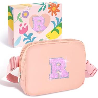 Imagem de COSHAYSOO Pochete de cintura pequena com alça ajustável com patch de letra inicial para mulheres, adolescentes, meninas, viagens, academia, caminhada, bolsa de viagem transversal, bolsa moderna, rosa