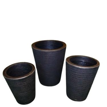 Imagem de "Kit 3 Mini Vasos Para Flores Elegantes Texturizados em Plietileno (preto)