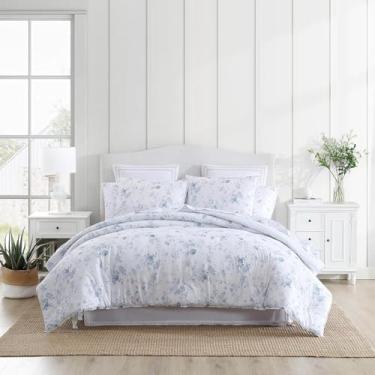 Imagem de Laura Ashley - Conjunto de edredom Queen, de algodão macio com peso médio para uso durante todo o ano, jogo de cama reversível de 3 peças com fronhas combinando (Belinda Chambray Blue)