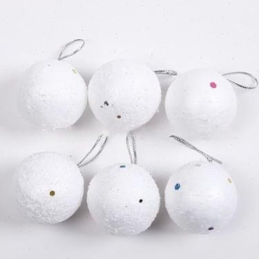 Imagem de 12 peças de enfeites de bola de neve com glitter de espuma branca com ganchos pré-anexados, decoração de árvore de férias de inverno