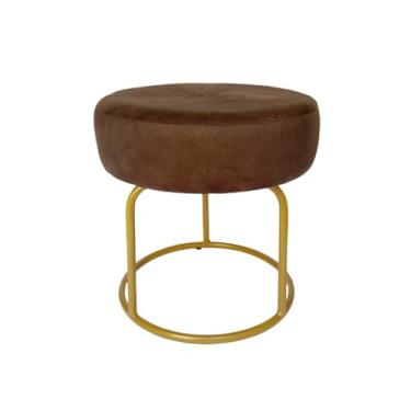 Imagem de Puff Decorativo Redondo em Veludo com Pés de Ferro Dourado – Puff Moderno para Sala, Quarto, Closet e Penteadeira(Marrom/Dourado)