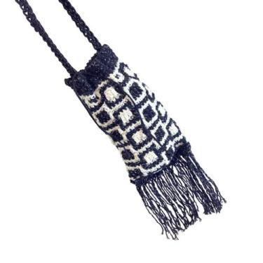 Imagem de Bolsa Lateral Retangular Pequena em Crochê  Quadriculada Preto e Branc