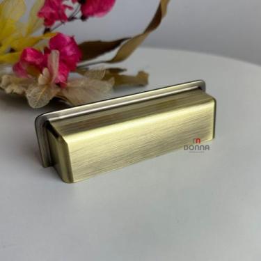 Imagem de Puxador Para Móvel Concha 1792 Eden Ouro Velho Escovado 96mm - Torralb