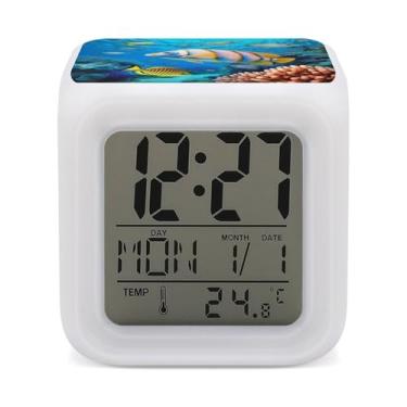 Imagem de RTFGHJS Despertador tropical peixe do mar colorido despertador pequeno visor LED despertador digital relógio compacto relógio eletrônico para quartos cabeceira mesa prateleira tamanho único
