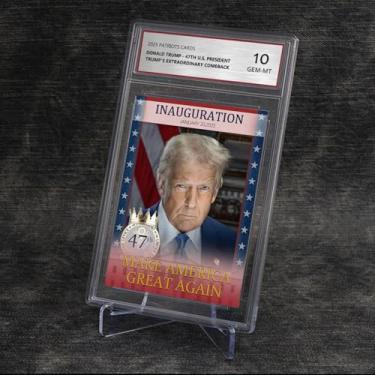 Imagem de Trump Trading Card - Donald Trump Collectibles, Assasination Attempt, GEM Mint 10 Rated, 2024 MAGA Political Memorabilia Gifts (Cartão de Inauguração com Base)