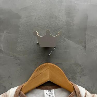 Imagem de 1 Gancho de parede infantil Coroa Cinza princesa decoração quarto bebê