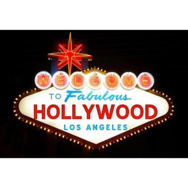 Imagem de Placa de Hollywood pendurada na parede de tapeçaria para decoração de quarto