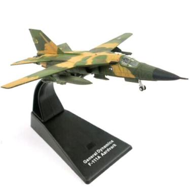 Imagem de Modelo de avião de combate F-111 Aardvark da Força Aérea dos EUA em es