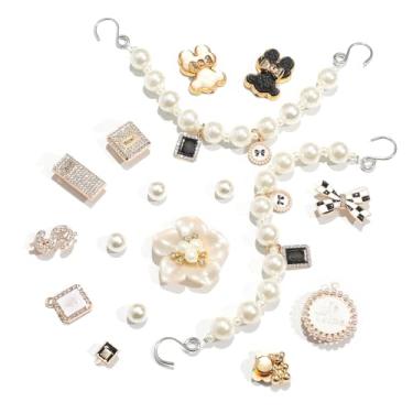 Imagem de Pacote com 17 pingentes de sapatos brilhantes para mulheres, par de correntes de sapatos de pérola, 12 peças de pingentes de decoração de joias femininas para tamancos, acessórios de pingente de flor e pérola DIY para Crocs para adultos, brindes de festa de aniversário, Liga, Pérola