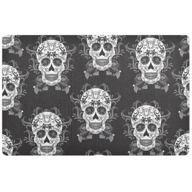 Imagem de TSENQUE Tapete de porta frontal preto e branco personalizado com caveira, tapete de entrada interna, lavável para casa, 81 x 50 cm
