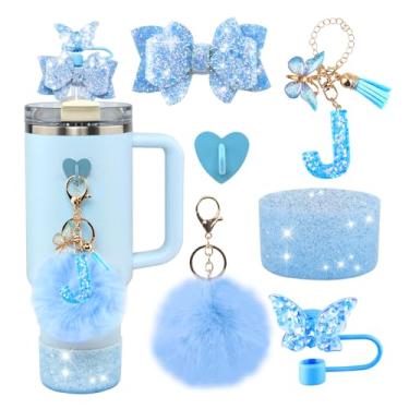 Imagem de Conjunto de 6 peças de acessórios de copo Stanley azul - tampa de cobertura de palha de borboleta, laço brilhante para canudo, bota de silicone brilhante, pingente de letra e pompom para copos satnley