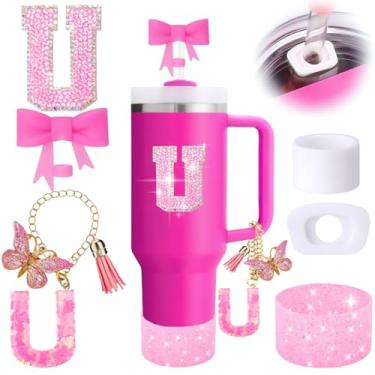 Imagem de Conjunto de 6 peças de acessórios para copos Stanley rosa, decorações de iniciais para copo Stanley 850 g 1,134 g, inclui topo de canudo de laço, pingente de alça, adesivo de letra, bota de silicone,