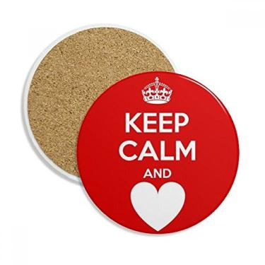 Imagem de Caneca de porta-copos vermelha com citação Keep Calm And Love com proteção de mesa, pedra absorvente