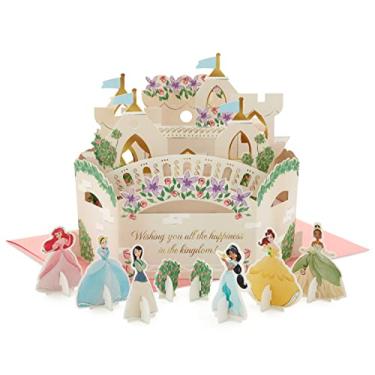 Imagem de Hallmark Cartão de aniversário de princesa da Disney Paper Wonder para crianças (cena do castelo com figuras de princesa de papel)