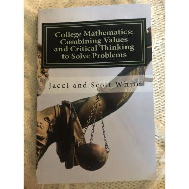 Imagem de Livro Matemática universitária: combinando valores e pensamento crítico