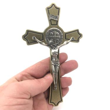 Imagem de Crucifixo de Metal Parede São Bento Dourado 17 Cm
