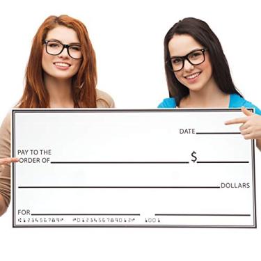 Imagem de Gigante, durável, verificação de novidade para eventos. O tamanho 81,28 cm x 40,64 cm é divertido para rifas, arrecadação de fundos, doações, caridade e apresentações. O design em branco reutilizável é resistente à água, resistente e realista