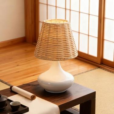 Imagem de Asixxsix Abajur de mesa de cabeceira em rattan, estilo vintage, da Bambusoideae, feito em rattan trançado, pequeno abajur de cabeceira para quarto e sala de estar. (Branco)
