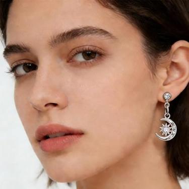 Imagem de Brincos de piercing de cartilagem de orelha para mulheres, pingente moderno, joias minimalistas, cruz, estrela, lua, unha, presentes requintados, Medium, Latão, Sem pedra preciosa