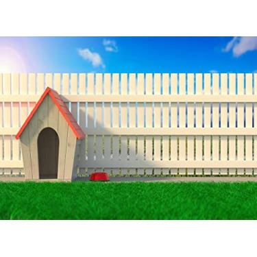 Imagem de BELECO Pano de fundo de casa de cachorro de jardim externo de 3 x 2,4 m para fotografia, cabana de madeira, casa de cachorro com telhado vermelho, grama, prado, cerca branca, fundo de céu azul para