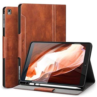 Imagem de Capa Antbox para iPad 9,7 2018/2017 com suporte de lápis Apple incorporado função hibernar/despertar automática capa inteligente de couro PU para iPad 9,7 iPad 5ª/6ª geração, Marrom