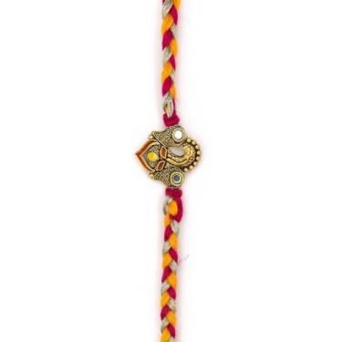 Imagem de Ganesha Rakhi tradicional com fio multicolorido trançado e pedra sintética – Rakhi artesanal para irmão