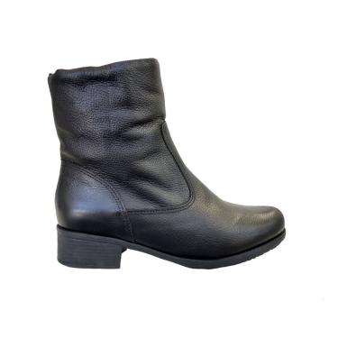 Imagem de Bota Feminina Preta em Couro Forrada com Lã Salto Baixo Frio