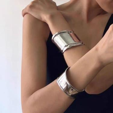 Imagem de Bracelete largo celina vale tudo grande dourado prata bone antebraço o