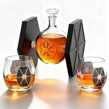 Imagem de Conjunto de decantadores de uísque Galactic Command Cruiser de 590 ml – Garrafa de licor de nave espacial de ficção científica com 2 copos – Presente de vidro para homens, pai, marido, bourbon, uísque