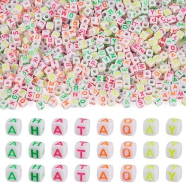 Imagem de KISSITTY 1332 peças de contas quadradas de acrílico cubo alfabeto espaçador solto contas amuletos 4,5 mm para fazer joias nome amizade pulseira colar brinco artesanato diy chaveiro 4 cores letras
