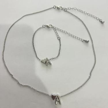 Imagem de Colar com pingente 89 Conjunto de pulseiras com inicial de prata para mulheres banhado a prata com pingente de coração com inicial de coração pulseiras presentes de aniversário de aniversário para
