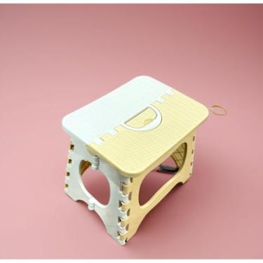 Imagem de Banco Dobravel Possui Uma AlçA de Transporte，Banqueta Banquinho DobráVel de PláStico Resistente para Viagem，Adequado para Acampar e Pescar(amarelo,1 UNIDADE)