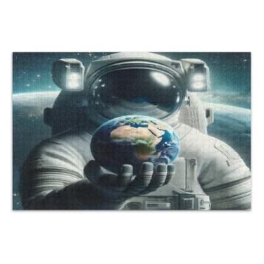 Imagem de Quebra-cabeça Astronaut Holding Earth Family com letras nas costas quebra-cabeças engraçados para adultos 1000 peças