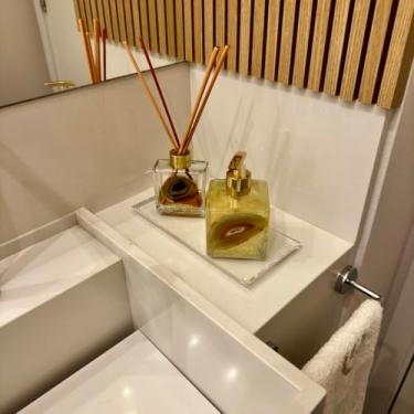 Imagem de Bandeja Organizador de Lavabo Luxuoso Bandeja Bisotê para Perfumes e Joias em Acrilico 10mm Transparente