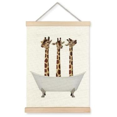 Imagem de YTRGI Girafa decoração de parede de banheiro, decoração de banheiro infantil, girafa engraçada na banheira moldura cabide para crianças, berçário, banheiro, banheiro, banheiro, 30,5 x 40,6 cm