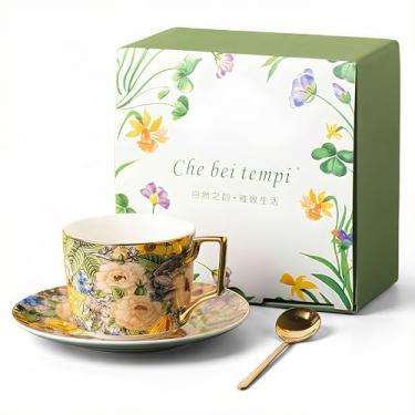 Imagem de Moqidadii Xícara de chá e pires de porcelana rosa creme de 227 g com colher – xícara de chá floral vintage com alça dourada, conjunto de caixa de presente para mulheres, jardim inglês ou exibição de