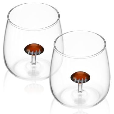 Imagem de Potchen 2 peças de taças de vinho de futebol 3D sem haste copo de vidro de suco de ícone de futebol para coquetéis legais para aniversário esportes temáticos suprimentos de festa presentes para amigos