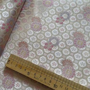 Imagem de JUANJUAN Tecido brocado por jarda, 75 centímetros para bricolage, artesanato, brilho luxuoso, vestido de casamento drapeado leve e nítido, fantasias, moda, SE (tamanho: 1 m/39,3 polegadas, cor: 05